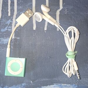 Genuine Apple iPod Shuffle A1373 4th Generation Tested Green Teal RARE Works